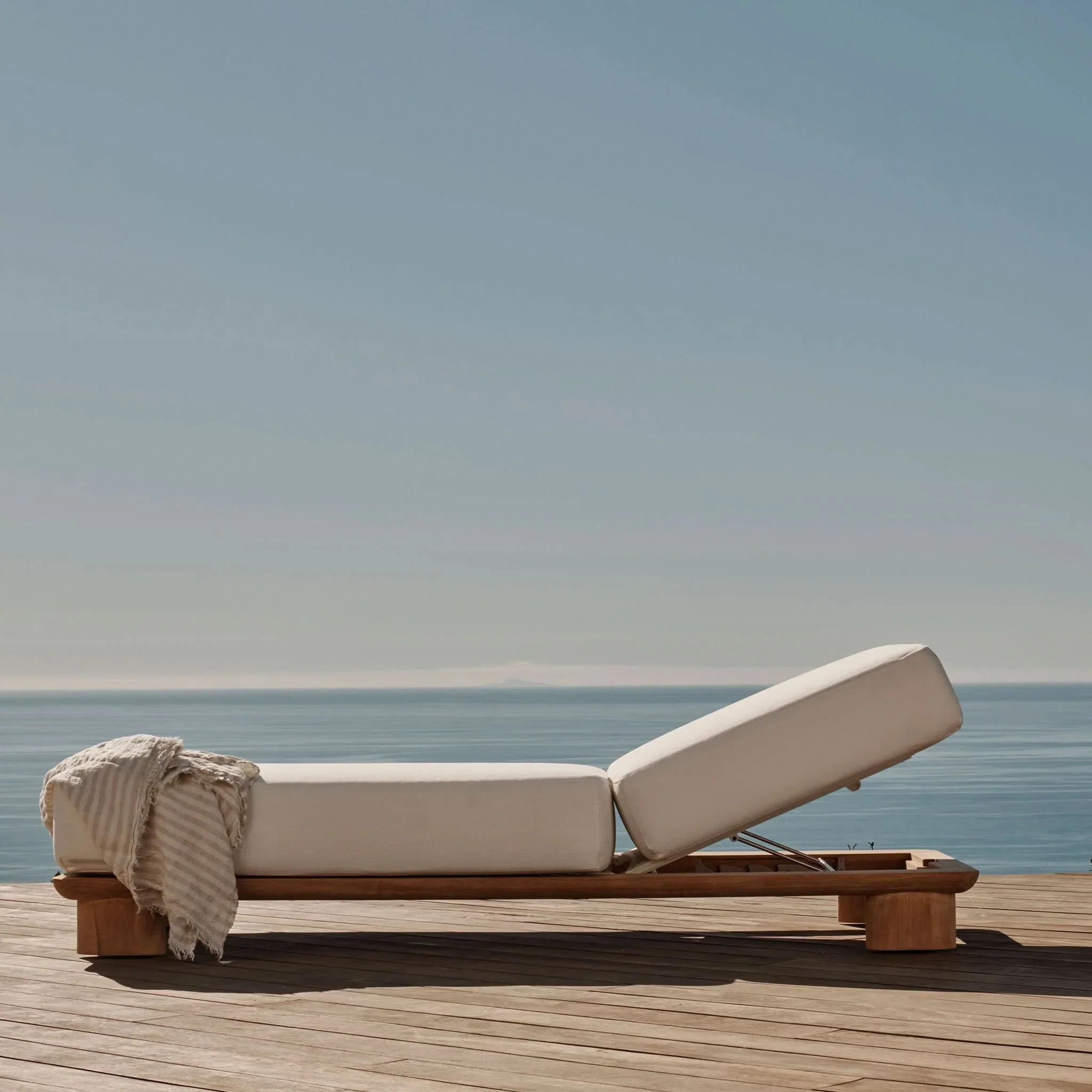 Newport Teak Sun Lounge - Image 13